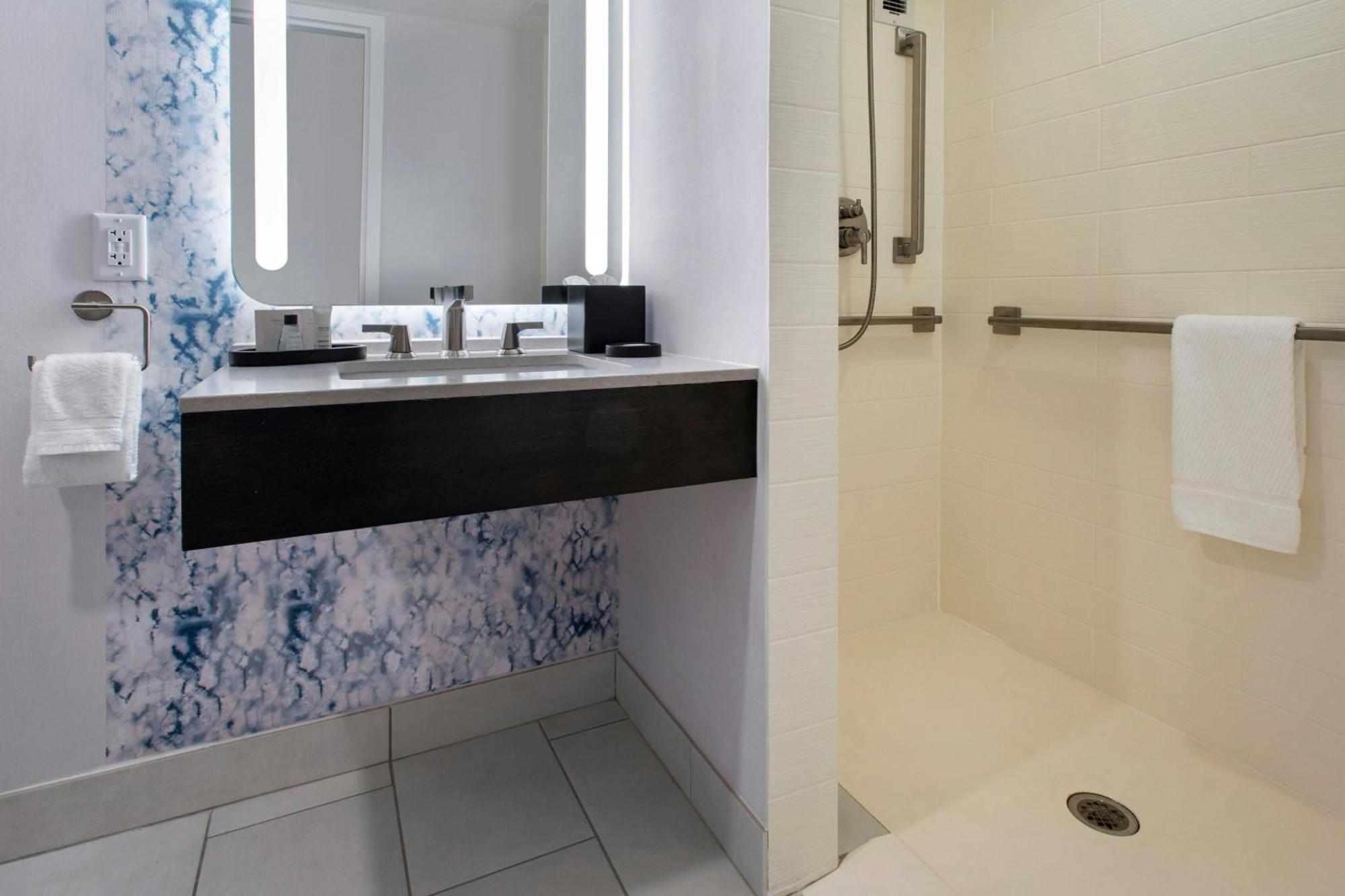 Westchester Marriott Тарритаун Экстерьер фото