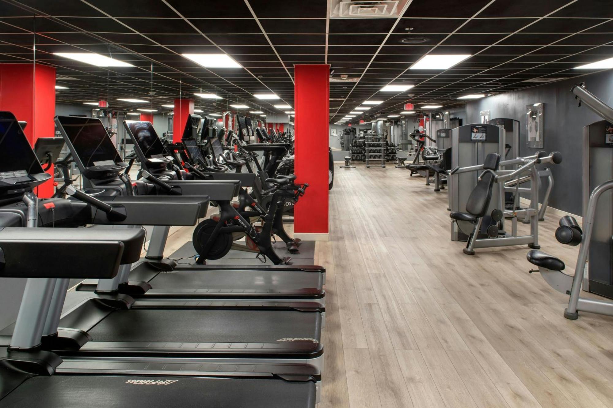 Westchester Marriott Тарритаун Экстерьер фото