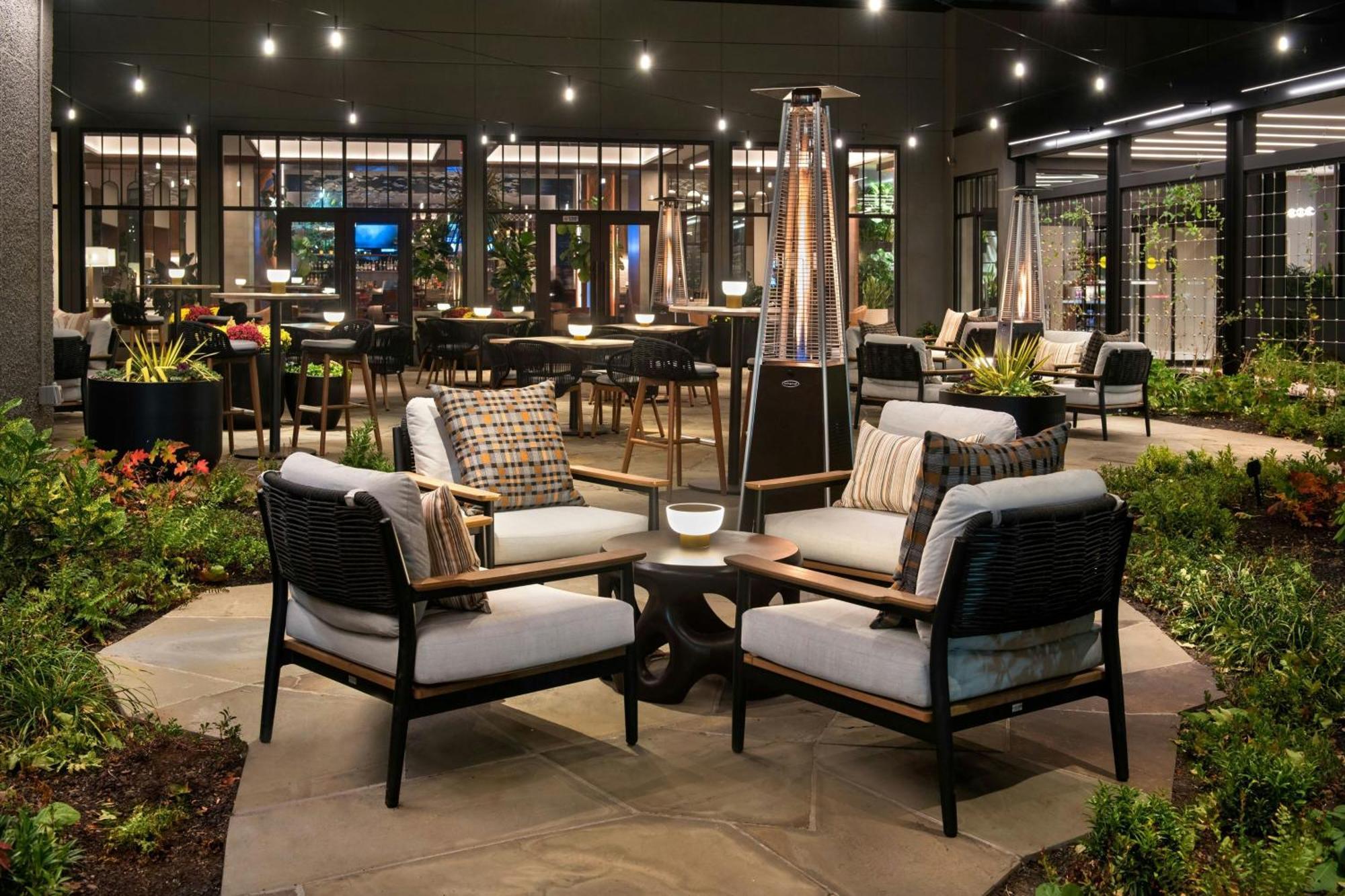 Westchester Marriott Тарритаун Экстерьер фото