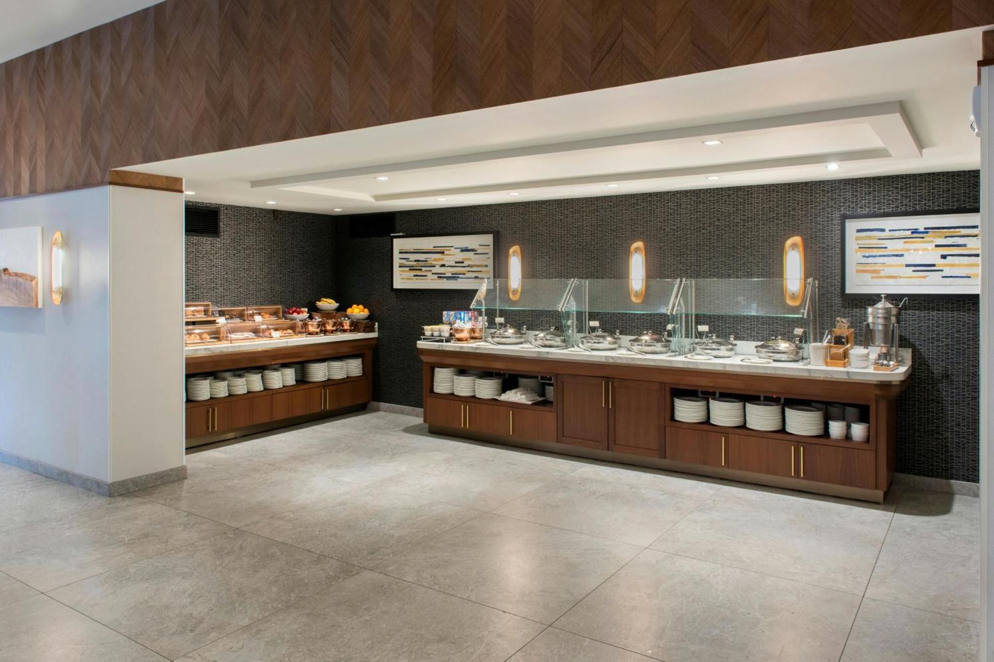 Westchester Marriott Тарритаун Экстерьер фото